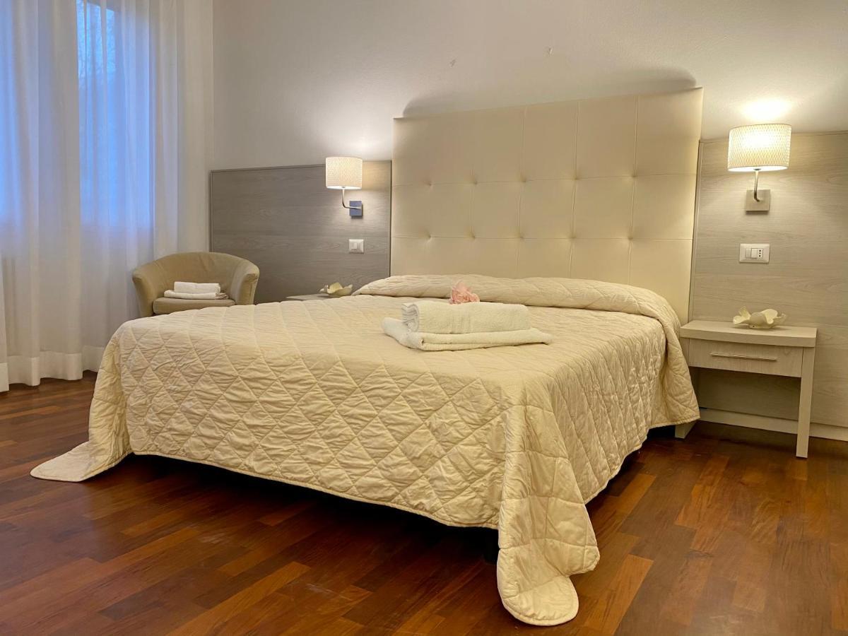 Villa Alda Suites & Rooms Cervia Bagian luar foto