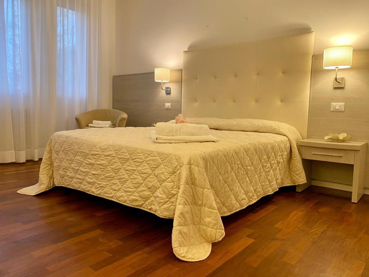 Villa Alda Suites & Rooms Cervia Bagian luar foto