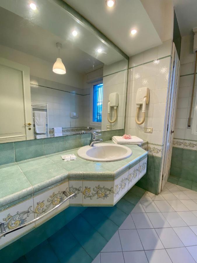 Villa Alda Suites & Rooms Cervia Bagian luar foto